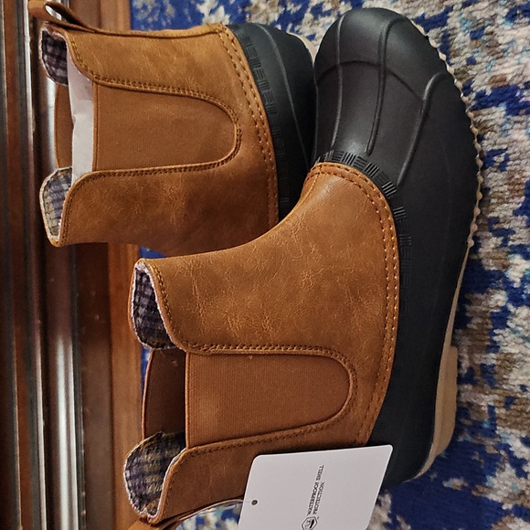 Slip On Duck Boots - Picture 2 of 4